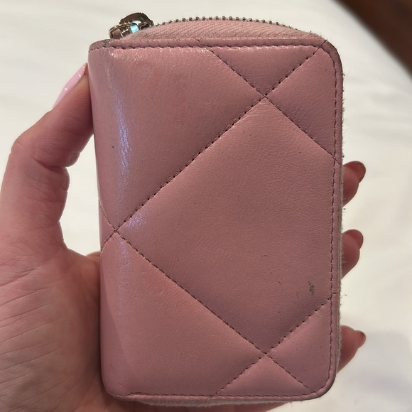 🩷Chanel 19 lambskin wallet with zipper. - Picture 8 of 8